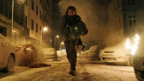 Austin Abrams en Resident Evil Austin Abrams en Resident Evil