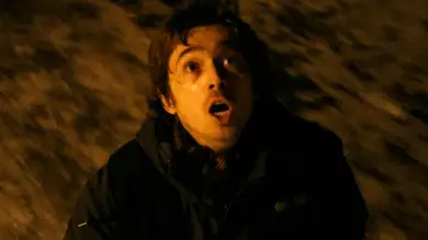 La terrorífica escena de Resident Evil en la que casi muere Austin Abrams: La terrorífica escena de Resident Evil en la que casi muere Austin Abrams: