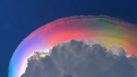 Nube nacarada en Indonesia