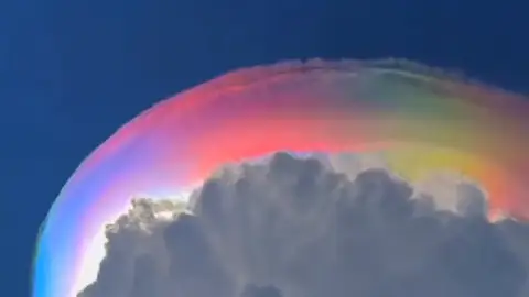 Nube nacarada en Indonesia Nube nacarada en Indonesia