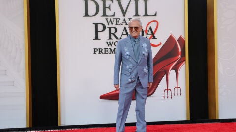 Tibor Feldman es Irv Ravitz en El diablo viste de Prada 2