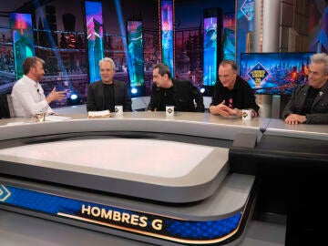 "Falt&oacute; que nos cagase un p&aacute;jaro en la cabeza": David Summers recuerda uno de los conciertos m&aacute;s desastrosos de Hombres G