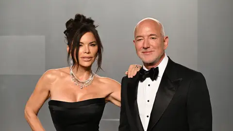 Jeff Bezos y su mujer Lauren Sanchez Jeff Bezos y su mujer Lauren Sanchez