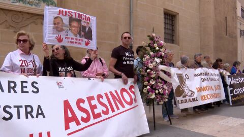 V&iacute;ctimas de la DANA a las puertas de la Generalitat