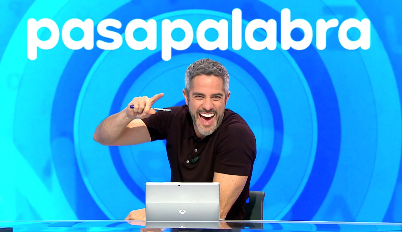 “¡Qué dolor!”: el gazapo de Roberto Leal al confundir dos canciones en Pasapalabra