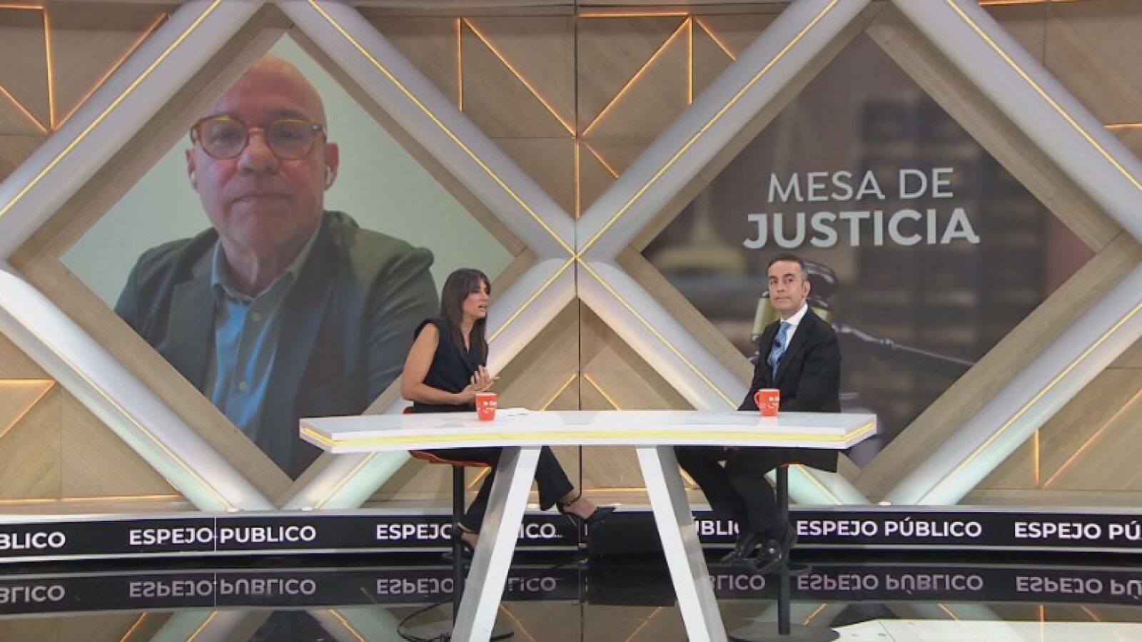 ¿Sufre el exfiscal general una muerte civil?: 