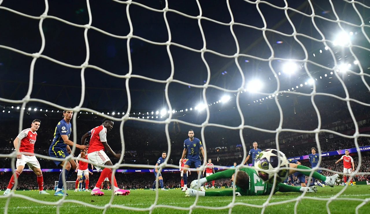 Ska bate a Oblak en el Emirates Stadium