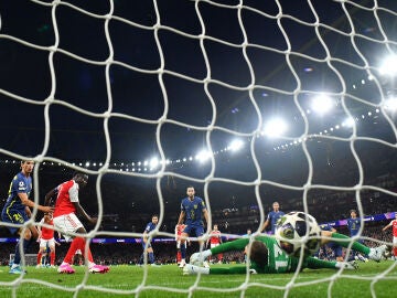 Ska bate a Oblak en el Emirates Stadium