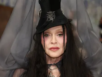 Madonna posando para la MET Gala 2026 Madonna posando para la MET Gala 2026