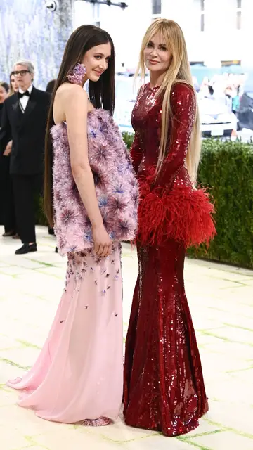 Nicole Kidman y Sunday Rose en la Met Gala 2026 Nicole Kidman y Sunday Rose en la Met Gala 2026