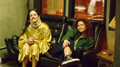 El error en la escena de Rosalía y Zendaya discutiendo en Euphoria: El error en la escena de Rosalía y Zendaya discutiendo en Euphoria: