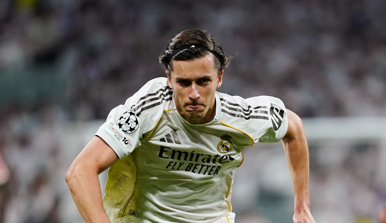 Álvaro Carreras en el partido contra el Bayern de Champions
