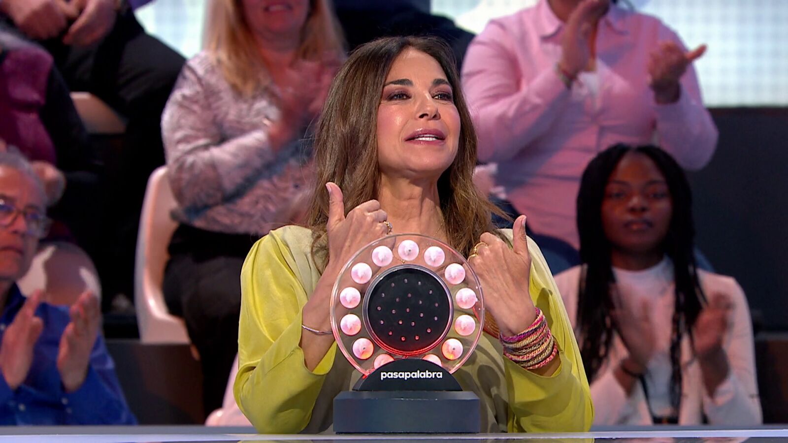 El lío de Dani Muriel por ser generoso: su decisión salomónica entre Mariló Montero y Raquel Sánchez Silva