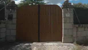 Exterior de la vivienda donde se ha producido el crimen de Galapagar