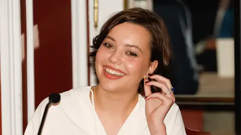 Alejandra Cortina en la presentación de su poemario Alejandra Cortina en la presentación de su poemario