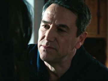 Gabriel no se resiste m&aacute;s y besa apasionadamente a Beatriz