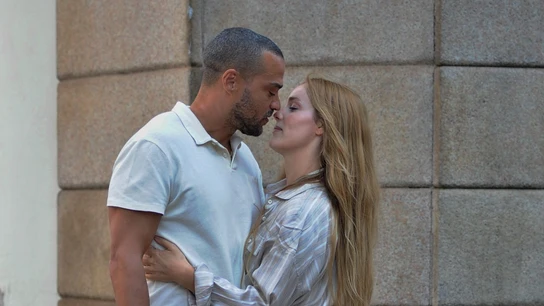 Jesse Williams y Alejandra Onieva Jesse Williams y Alejandra Onieva