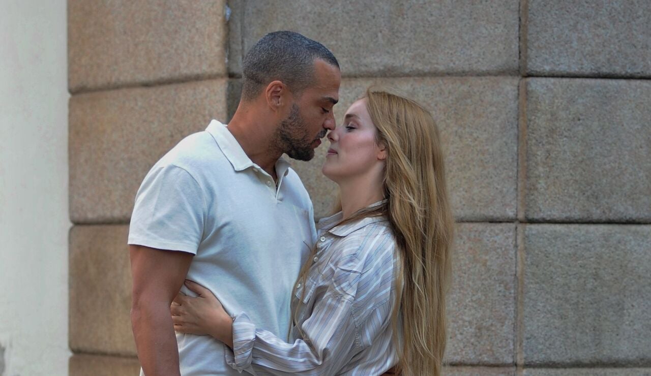 Jesse Williams y Alejandra Onieva