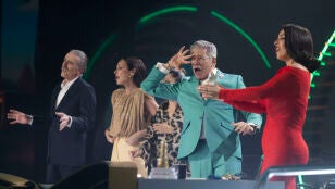 Boris Izaguirre tiene claro qui&eacute;n se esconde bajo Loro: &ldquo;&iexcl;Roberto Carlos!&rdquo;