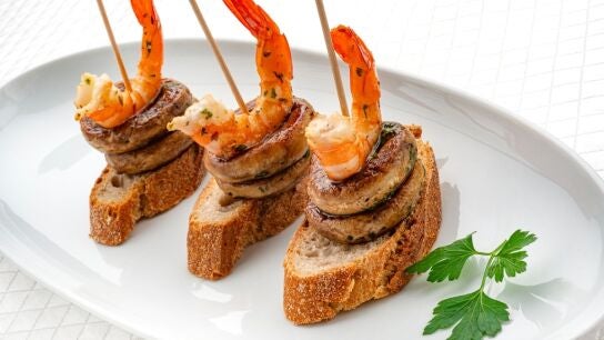 Pincho de champi&ntilde;&oacute;n con langostino, de Argui&ntilde;ano: "En 15 minutos tienes un aperitivo incre&iacute;ble para 10-12 personas"