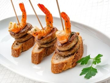 Pincho de champi&ntilde;&oacute;n con langostino, de Argui&ntilde;ano: "En 15 minutos tienes un aperitivo incre&iacute;ble para 10-12 personas"