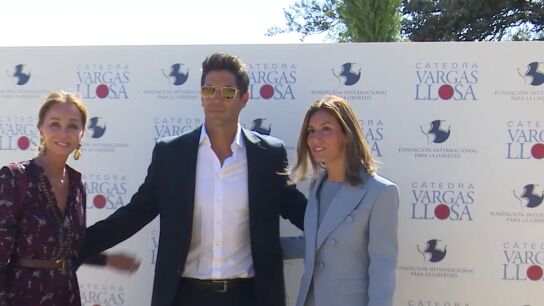 Ana Boyer y Fernando Verdasco posando junto a Isabel Preysler en 2021