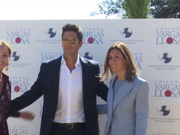 Ana Boyer y Fernando Verdasco posando junto a Isabel Preysler en 2021