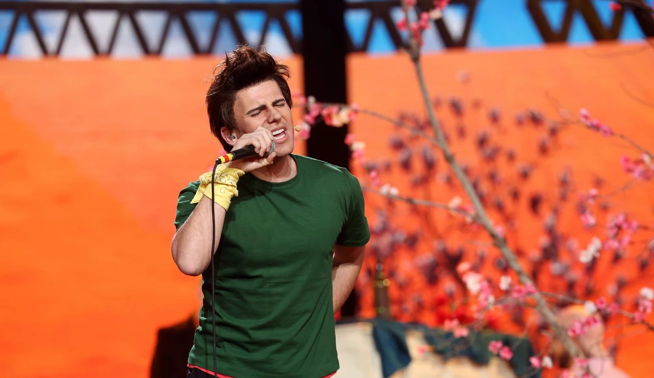 ¡Puro pop! Martín Savi se transforma en Maroon 5 con 'This Love'