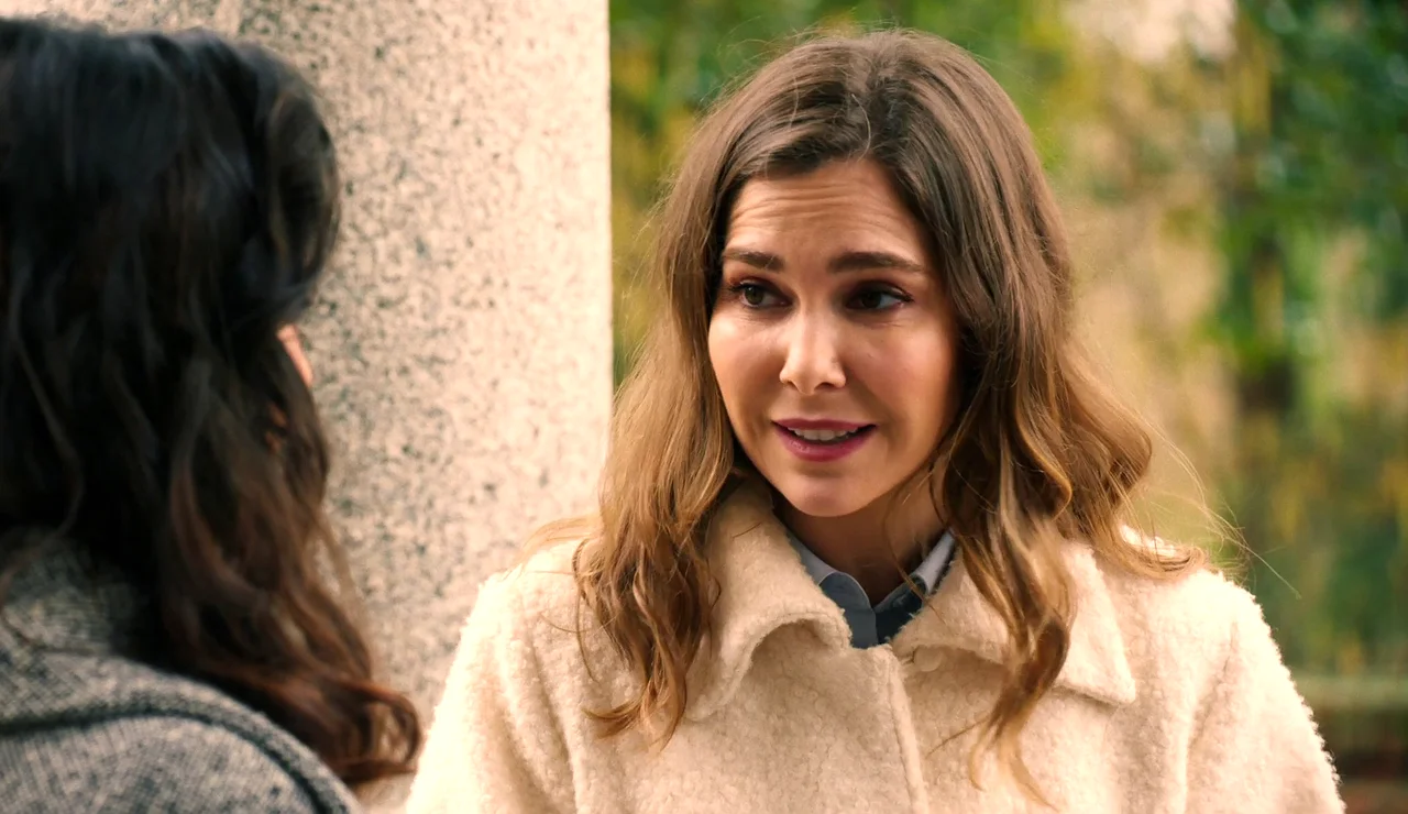Begoña sospecha que Beatriz y Álvaro son pareja