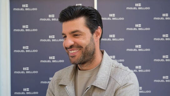 Miguel Torres hablando con la prensa