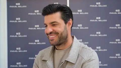Miguel Torres hablando con la prensa Miguel Torres hablando con la prensa