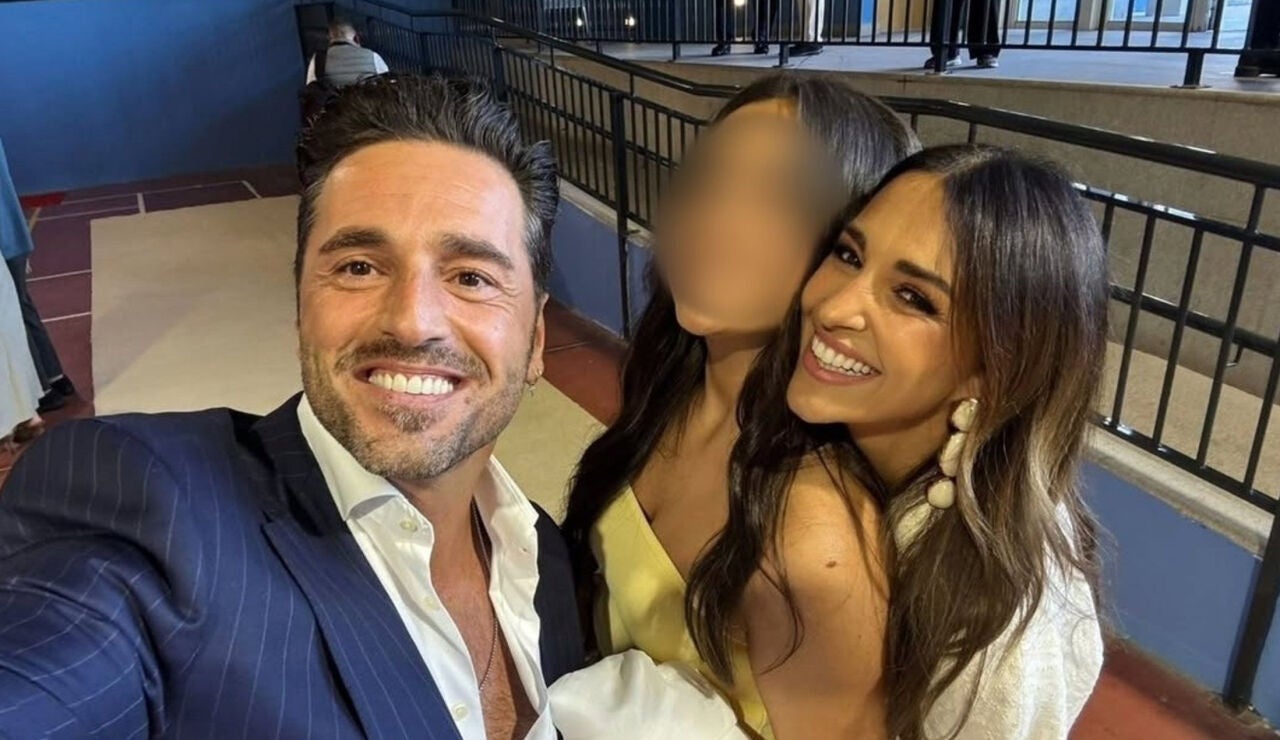 David Bustamante y Paula Echevarr&iacute;a junto a su hija Daniella el d&iacute;a de su graduaci&oacute;n