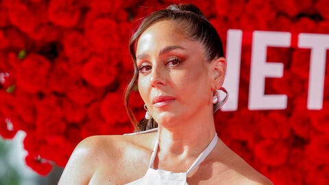 Anabel Pantoja en la premiere en Sevilla de Berlín y la dama del armiño
