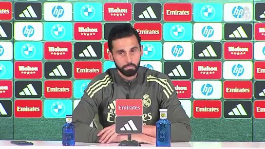 Arbeloa comparece ante los medios en la previa del Cl&aacute;sico: "No voy a quemar a mis jugadores en una hoguera p&uacute;blica" 