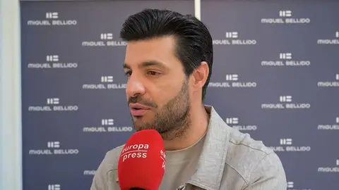 Miguel Torres hablando con la prensa Miguel Torres hablando con la prensa