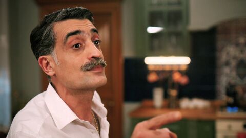 &iquest;De enemigos a c&oacute;mplices? Kazim confiesa que apoya a Ferit a espaldas de Esme 