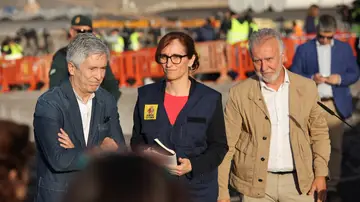 La ministra de Sanidad, Mónica García (c); el ministro del Interior, Fernando Grande-Marlaska (i) y el ministro de Política Territorial y Memoria Democrática, Ángel Víctor Torres (d), La ministra de Sanidad, Mónica García (c); el ministro del Interior, Fernando Grande-Marlaska (i) y el ministro de Política Territorial y Memoria Democrática, Ángel Víctor Torres (d),