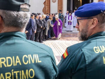 Imagen de la misa funeral por los dos agentes fallecidos