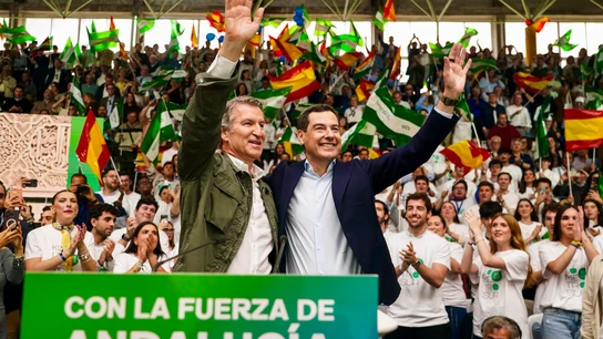 El candidato a la reelección de la Presidencia de la Junta, Juanma Moreno, y el presidente del Partido Popular, Alberto Núñez Feijóo El candidato a la reelección de la Presidencia de la Junta, Juanma Moreno, y el presidente del Partido Popular, Alberto Núñez Feijóo