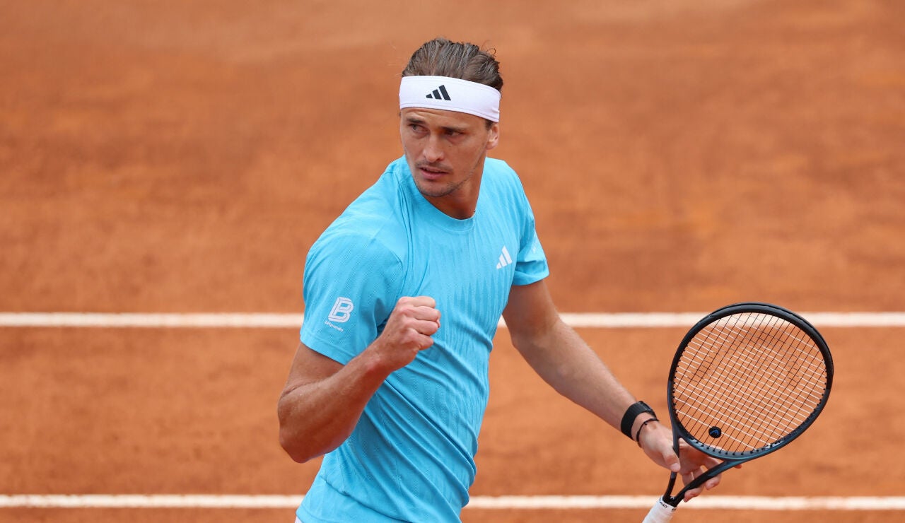 Zverev celebra un punto ante Alexander Blockx en Roma