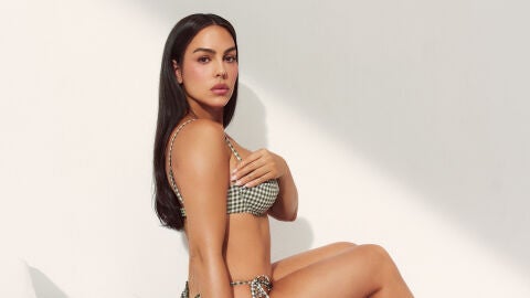 Georgina Rodríguez posando en bikini