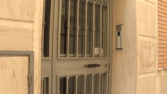Detenida una pareja en Málaga tras intentar abandonar a su bebé de cuatro meses con un vecino Detenida una pareja en Málaga tras intentar abandonar a su bebé de cuatro meses con un vecino