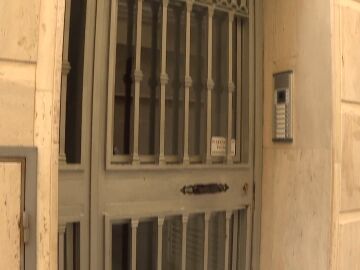Detenida una pareja en Málaga tras intentar abandonar a su bebé de cuatro meses con un vecino Detenida una pareja en Málaga tras intentar abandonar a su bebé de cuatro meses con un vecino