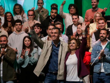 El secretario general del PSOE y presidente del Gobierno, Pedro S&aacute;nchez, durante un mitin electoral, a 10 de mayo de 2026 en La L&iacute;nea de la Concepci&oacute;n, C&aacute;diz (Andaluc&iacute;a, Espa&ntilde;a). El secretario general del PSOE y presidente del Gobierno, Pedro S&aacute;nchez, y la candidata a la Presidencia de la Junta de Andaluc&iacute;a y secretaria general del PSOE-A, Mar&iacute;a Jes&uacute;s Montero, han intervenido en un mitin electoral. 10 MAYO 2026 Nono Rico / Europa Press 10/05/2026