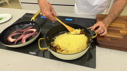 Incorpora el orzo y mezcla todo Incorpora el orzo y mezcla todo