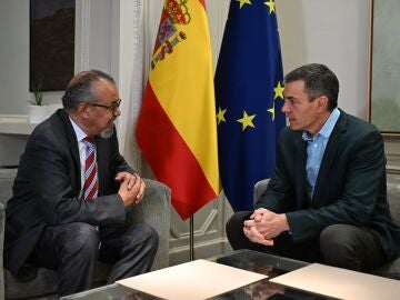 Pedro S&aacute;nchez y Tedros Adhanom, imagen de archivo