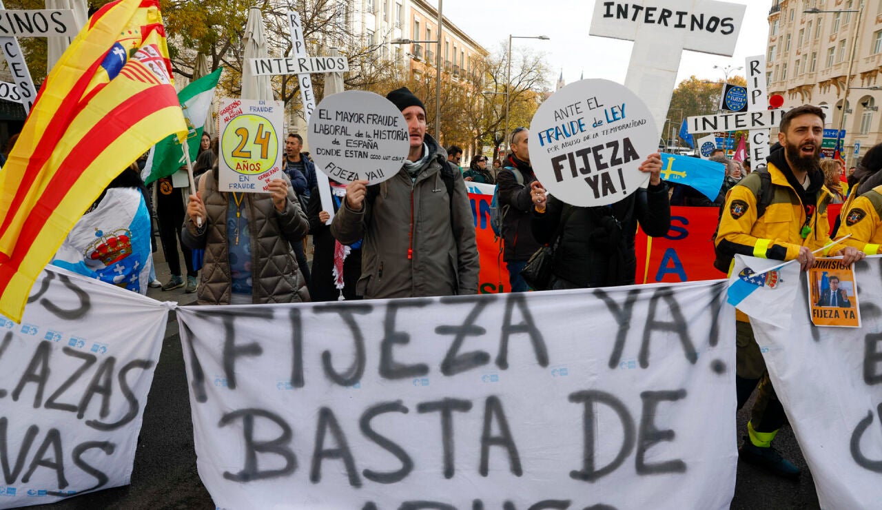 Imagen de una manifestaci&oacute;n de funcionarios interinos 