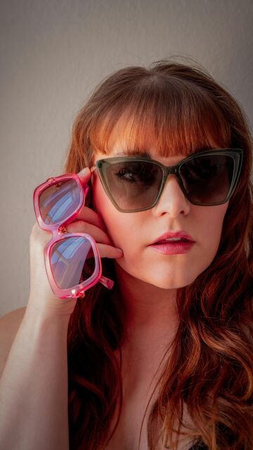 Mujer con gafas XXL