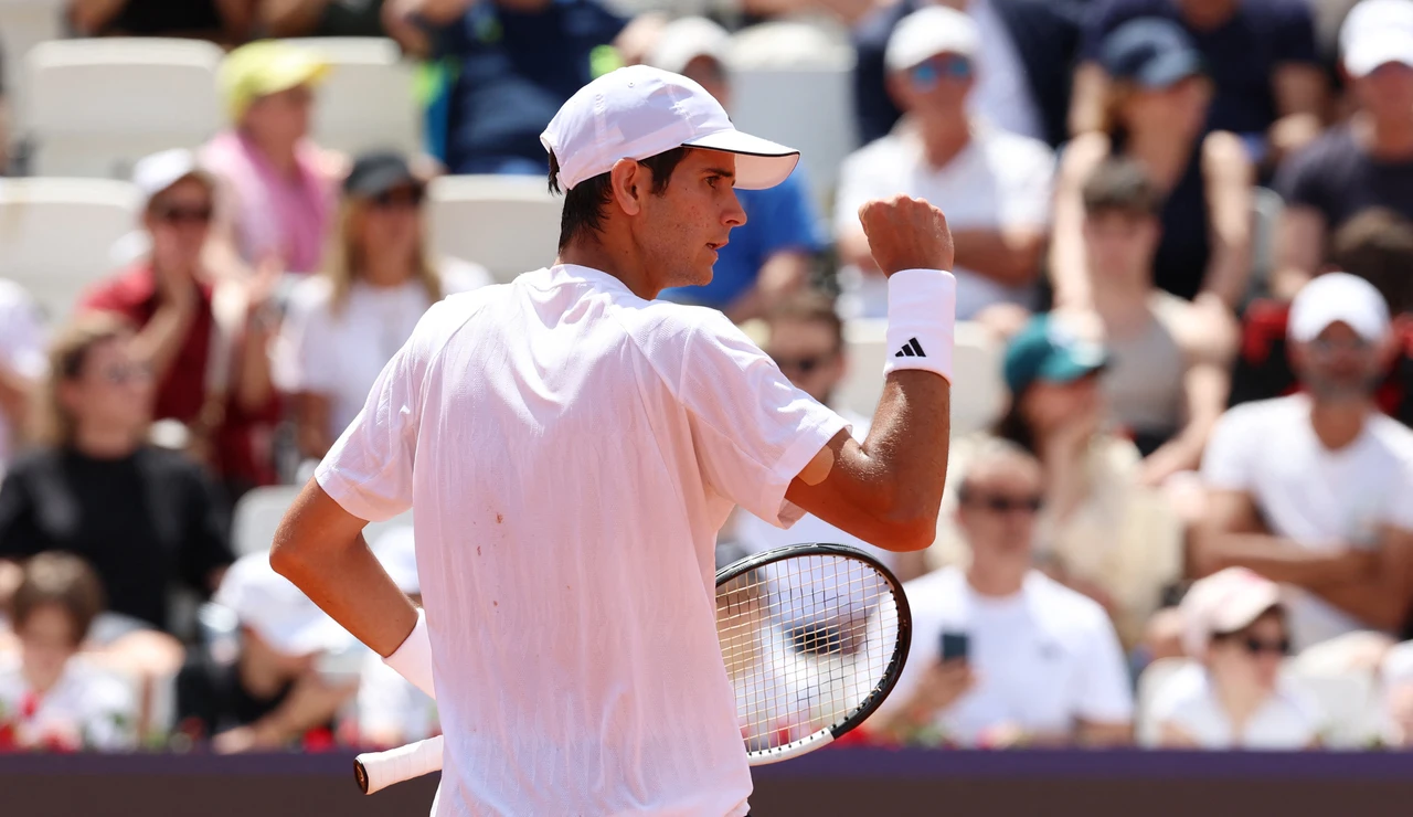Rafa Jódar celebra un punto ante Learner Tien en Roma
