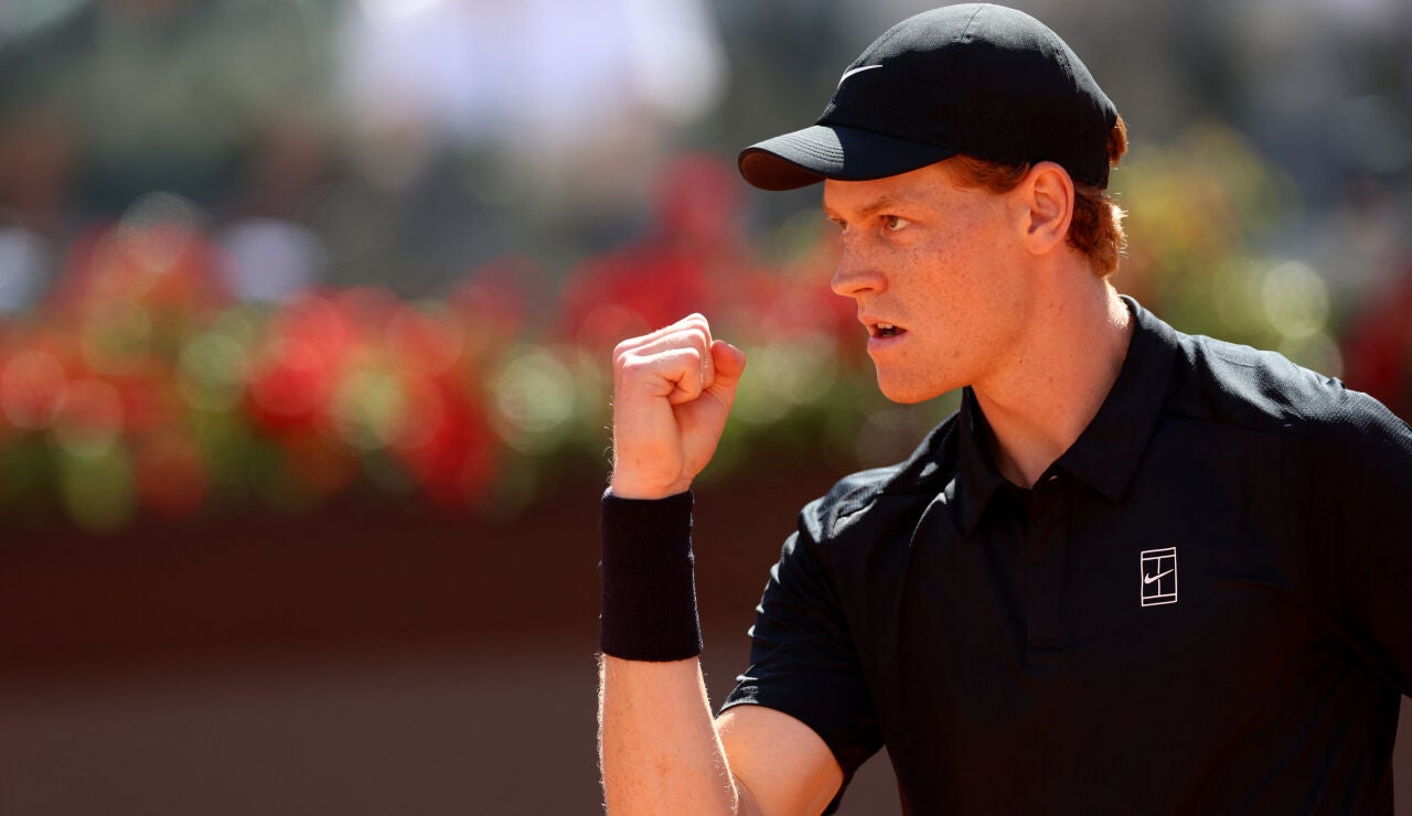 Jannik Sinner celebra un punto en Roma